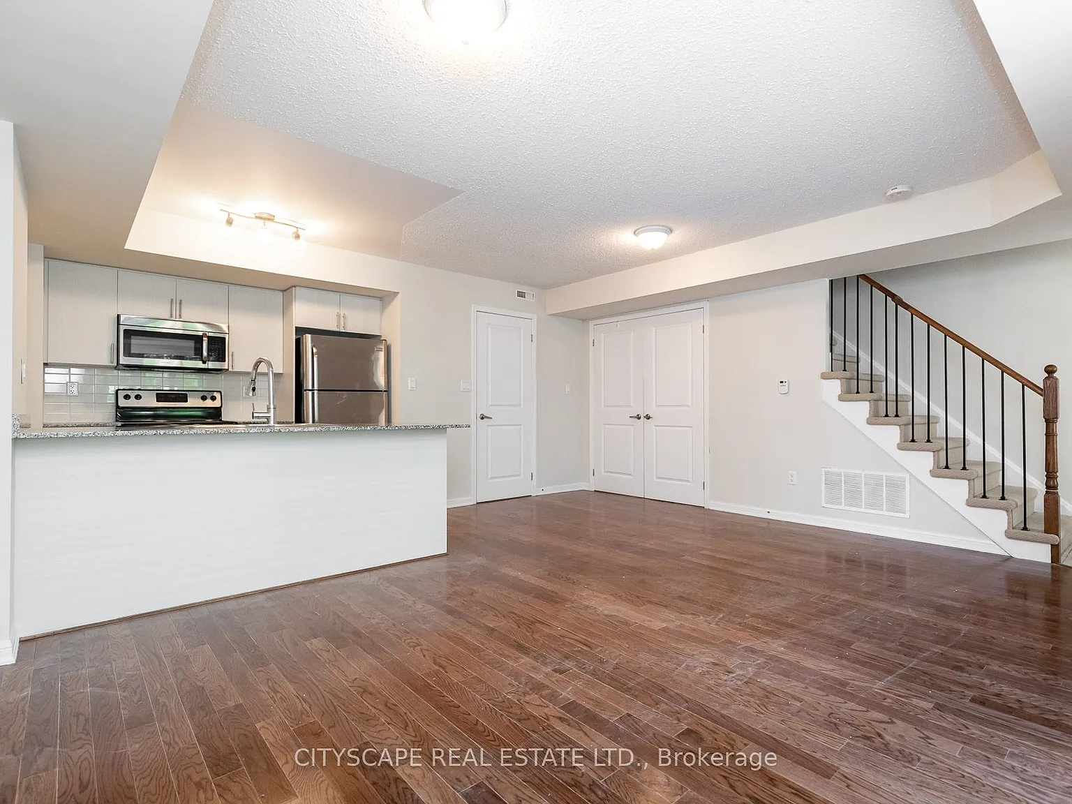 3 bed, $2,997 — Photo 3