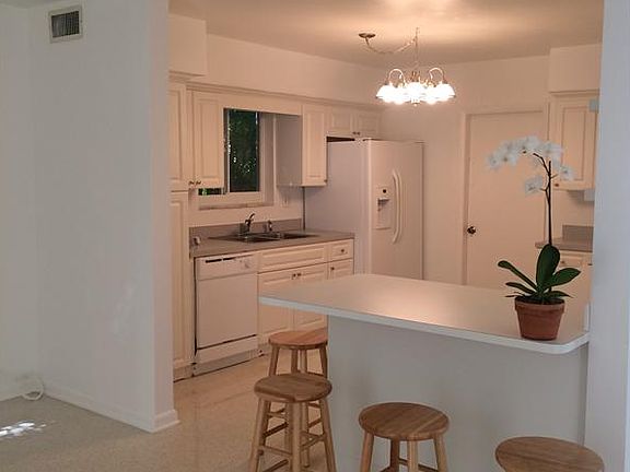 4th image of 1470 Baracoa Ave