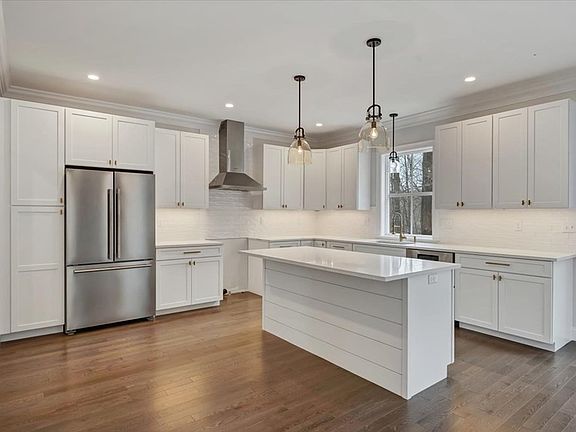 2nd image of 20.5 Maple St