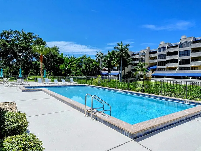 835 S Osprey Ave #201 — Photo 31