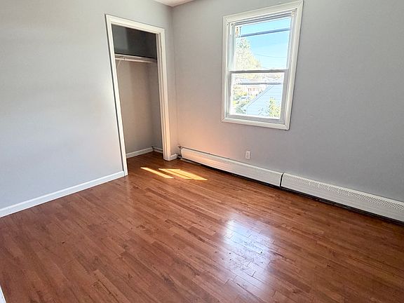 3rd image of 85 Victory Ave