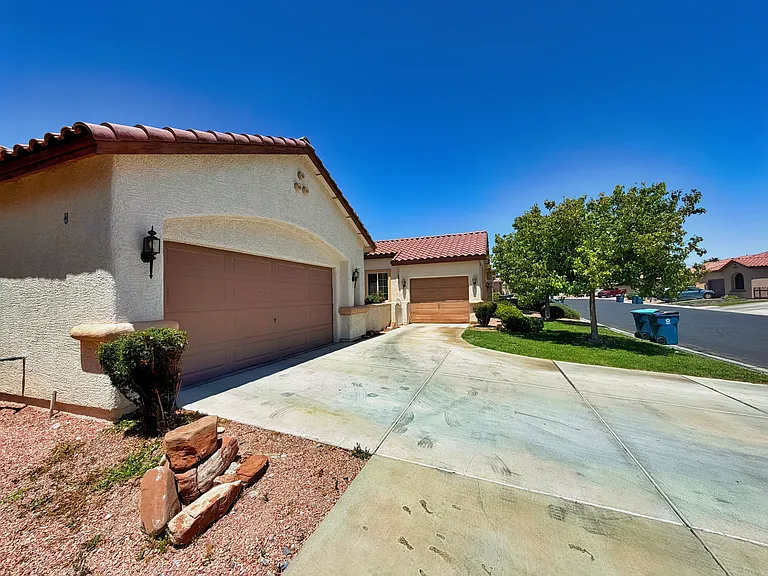 7225 Fern Meadow St — Photo 52