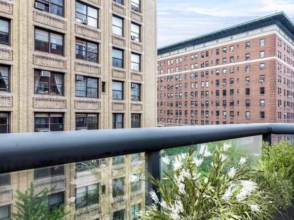 250 West 89th Street 7E image 2 of 11