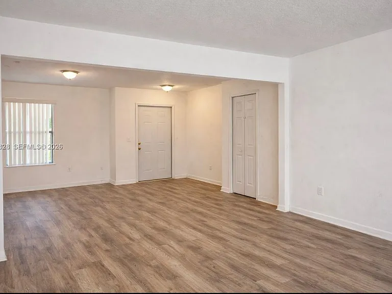 506 Corinne Dr — Photo 6