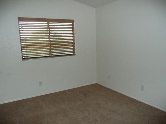 5th image of 42287 W Chambers Dr