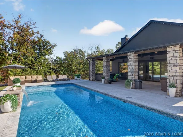 480 Ridge Cir, Sunrise Beach, MO 65079