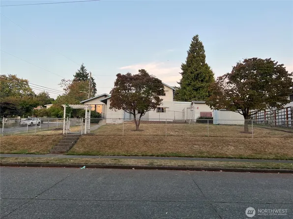 7502 14th Avenue SW, Seattle, WA 98106