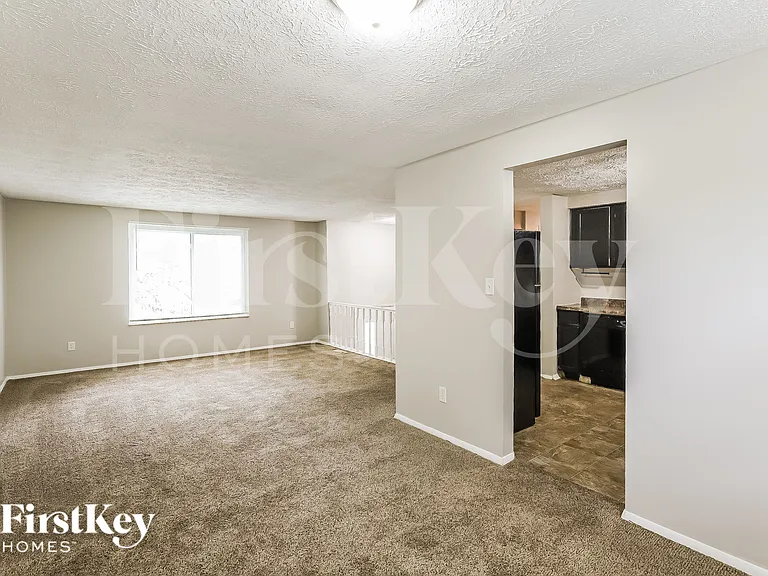 8041 E 34th St — Photo 3