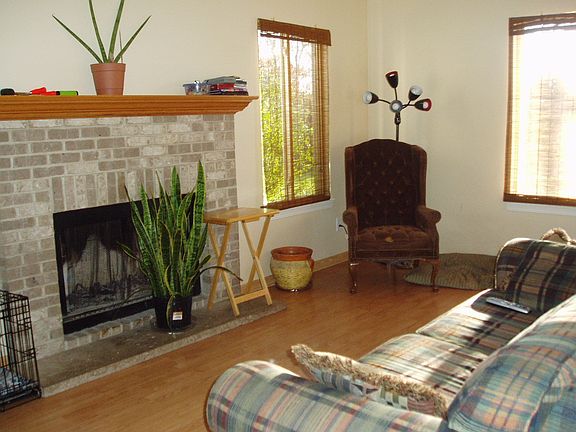 Family Room w/Fireplace