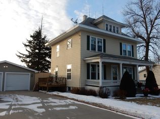 334 17th St, Ackley, IA 50601