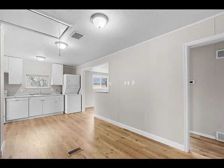 11243 Saint Damian Dr — Photo 2