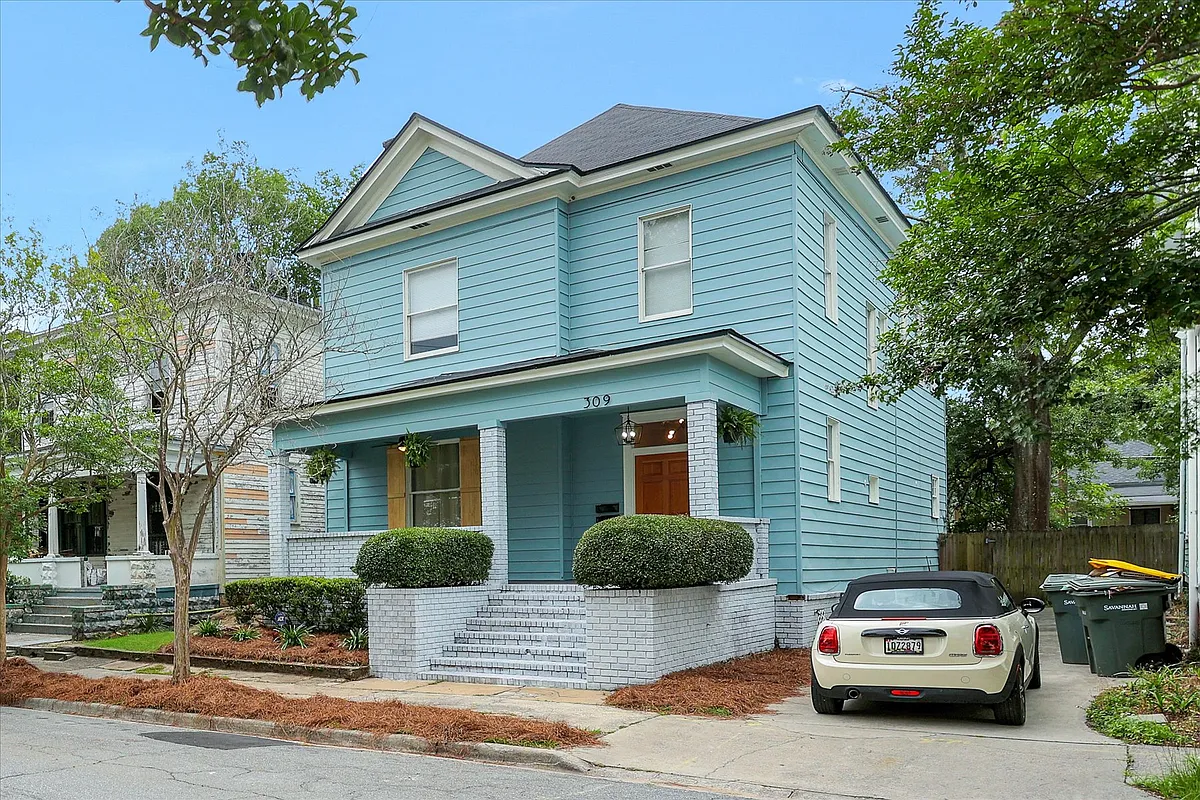 Building Photo - 309 W 33rd St #1