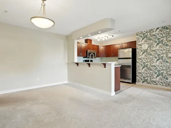 11615 Ellerslie Rd SW #113, Edmonton, AB T6W 0J3