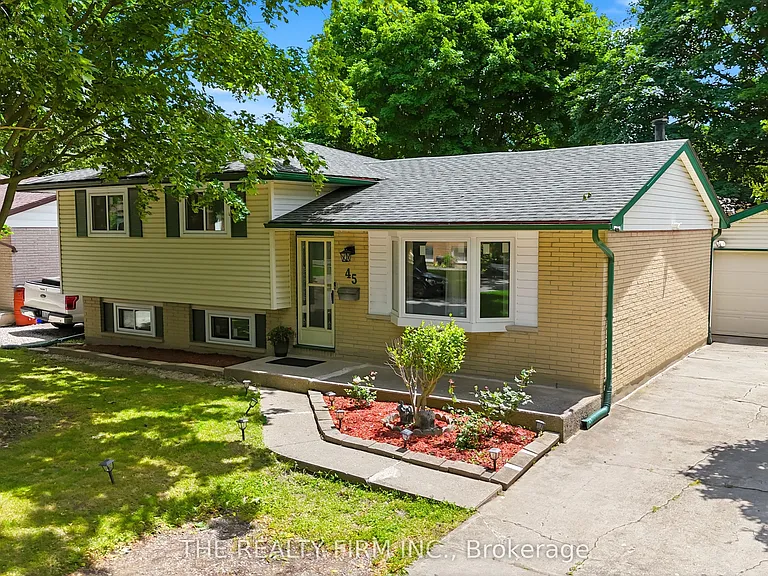 45 Amy Cres — Photo 1