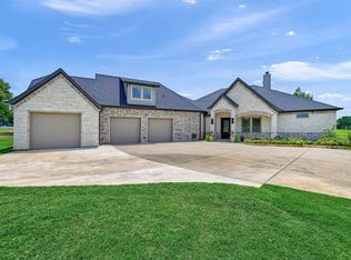 605 Kiowa Dr W, Lake Kiowa, TX 76240