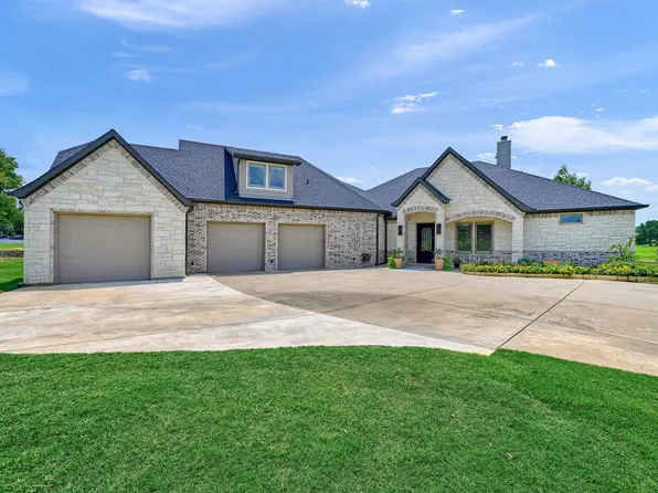 605 Kiowa Dr W, Lake Kiowa, TX 76240