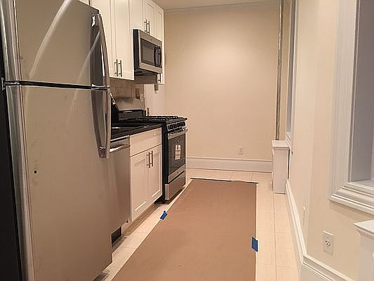 4th image of 301 10th Ave APT 3C