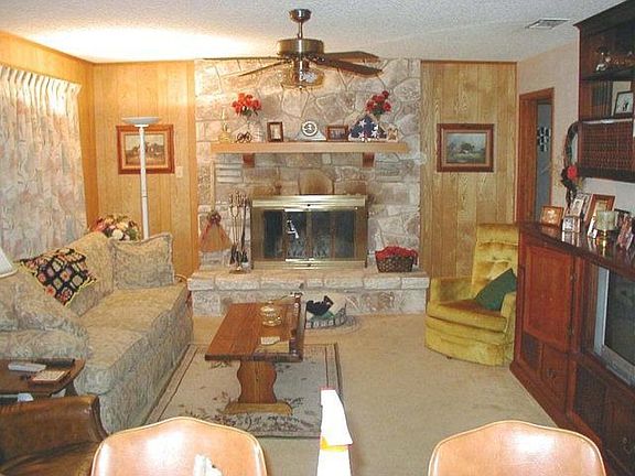 5th image of 204 Green Oak Dr