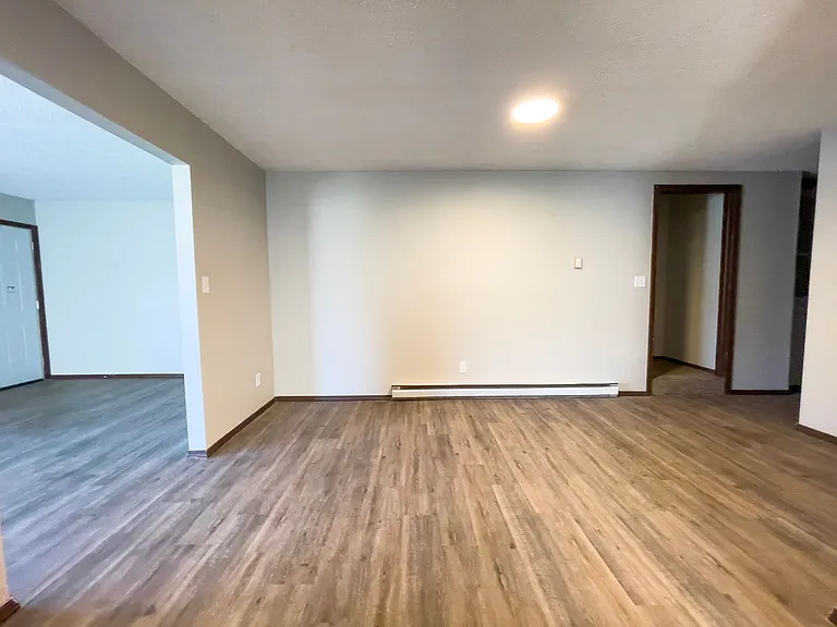 East Memorial Apartments — Photo 59
