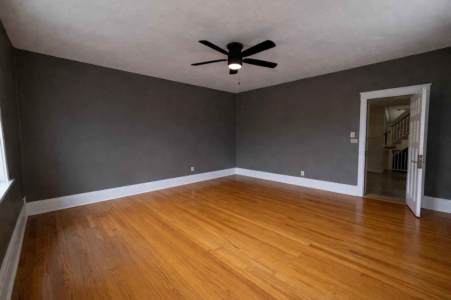 2 bed, 900 sqft, $1,545 — Photo 3