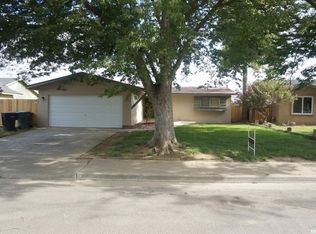 38 Manor Ave, Gustine, CA 95322