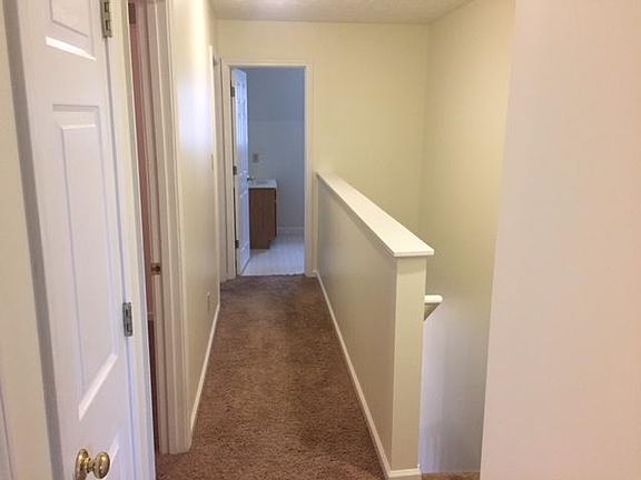 3rd image of 756 E Sherwood Hills Dr