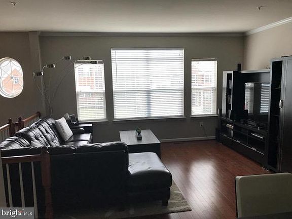 2nd image of 668 Highland Farms Cir