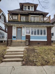 2560 N 41st St, Milwaukee, WI, 53210