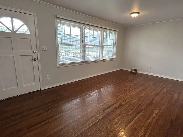 1908 S Joplin St — Photo 3