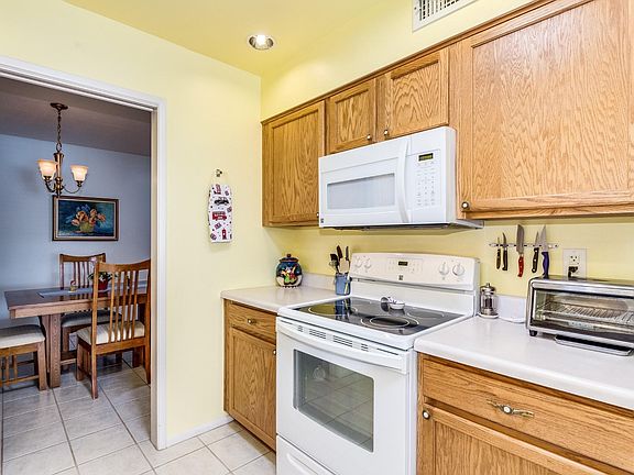 4th image of 9940 W Alabama Ave