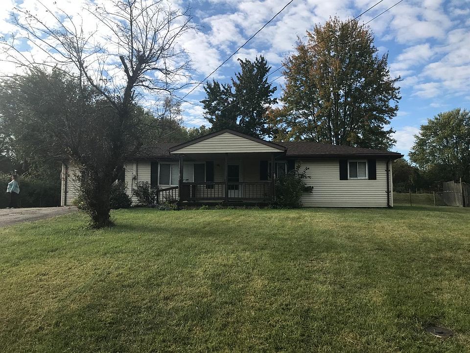 1st image of 1821 Singleton Dr