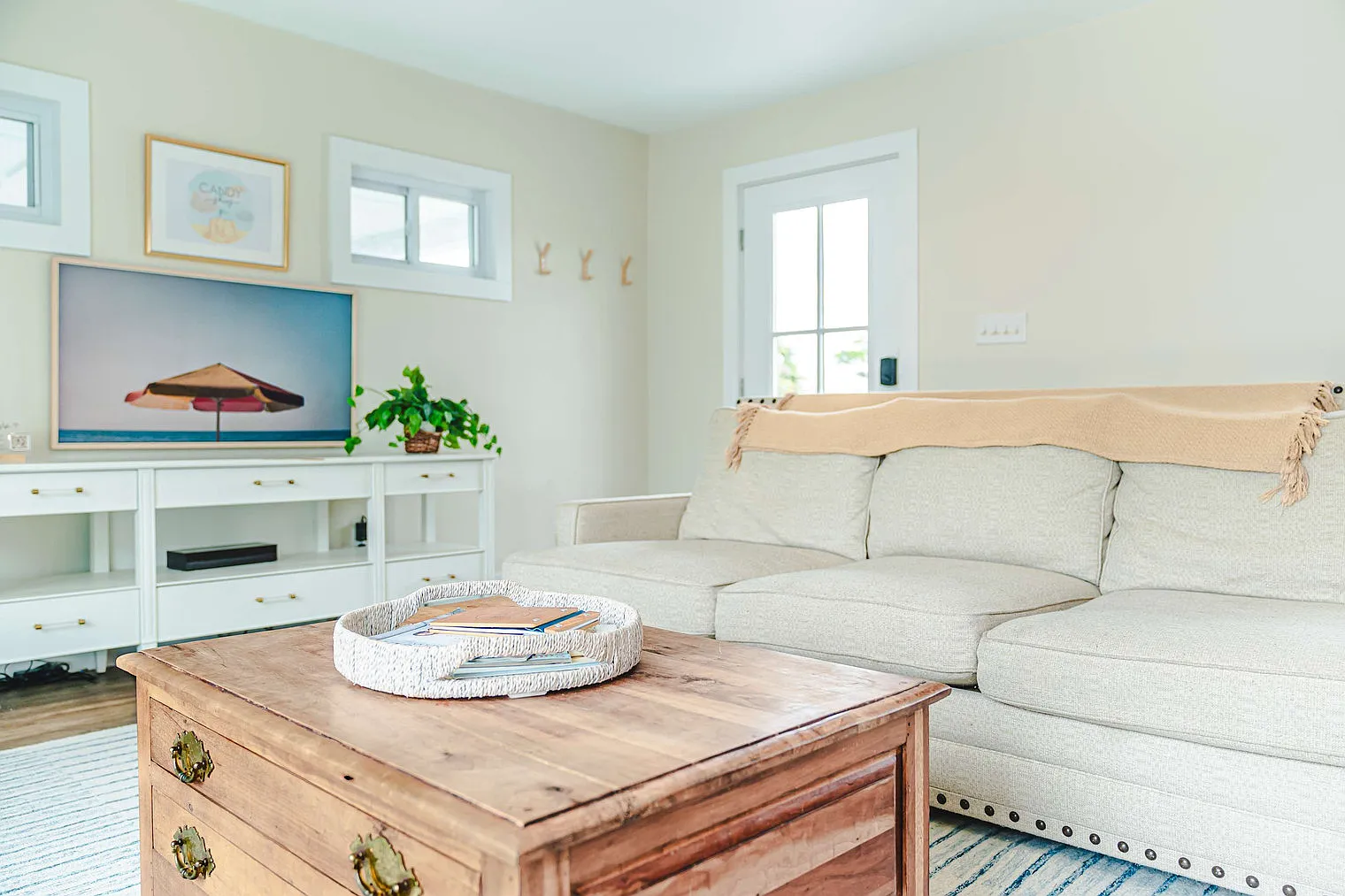 4 bed, 2.0 bath, 1743 sqft, $5,726 — Photo 1