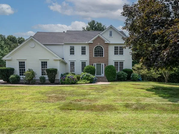 17 Butterfield Dr, Westborough, MA 01581