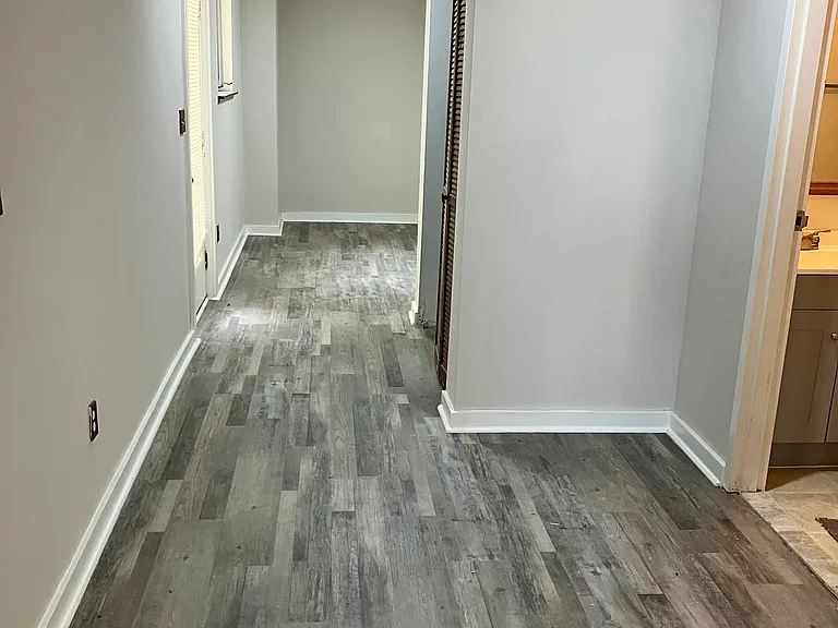 Barney Square Apartments — Photo 18