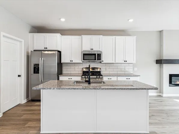 7687 Cruise Way, Inver Grove Heights, MN 55076