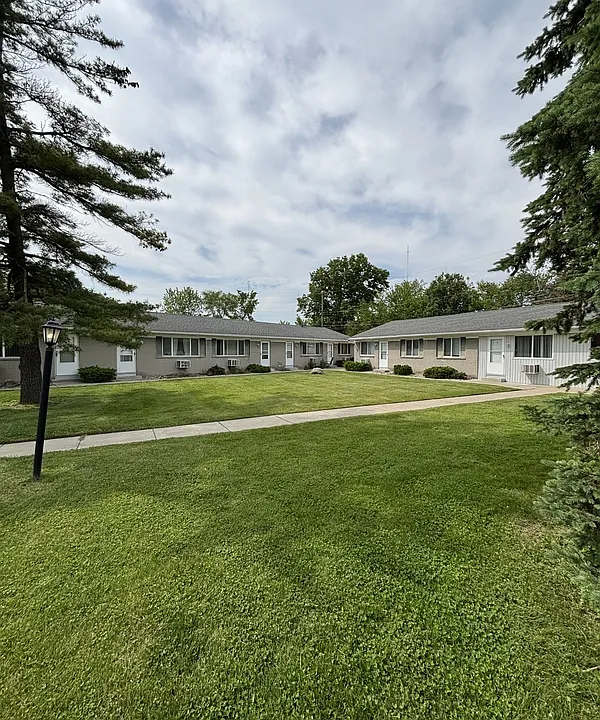 5046 Northfield Dr #17