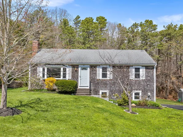 26 Emerald Way, Forestdale, MA 02644