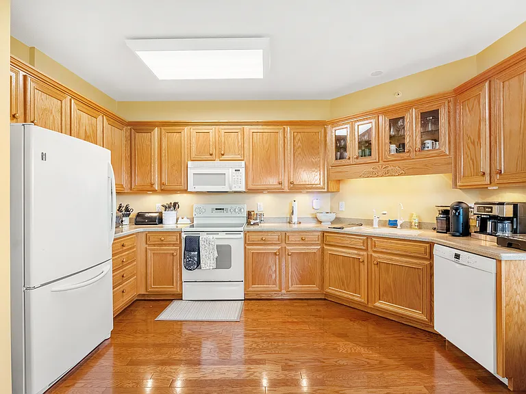 545 Rarity Bay Pkwy #206 — Photo 9