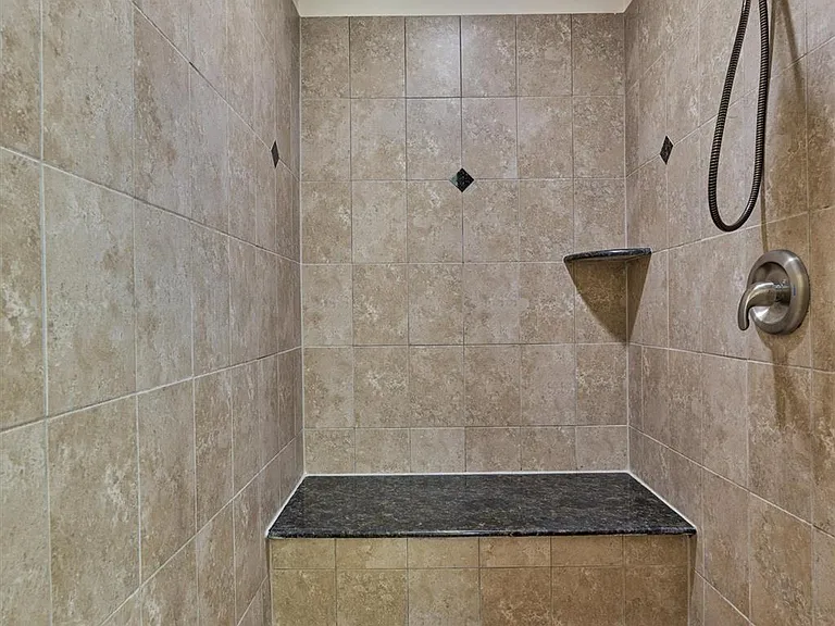 13511 Summer Hill Dr — Photo 11