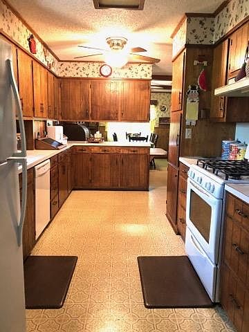 2nd image of 817 S Avenue M