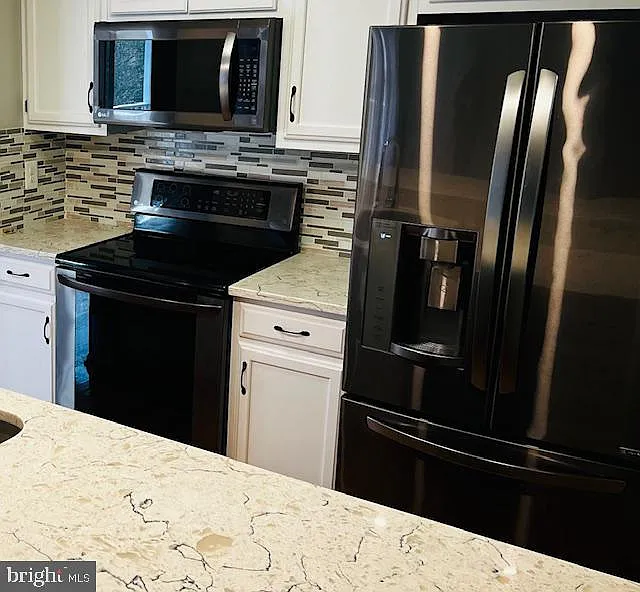 2 bed, 1.0 bath, 1112 sqft, $2,100 — Photo 3