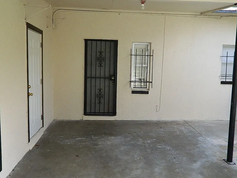 944 Kensington Dr — Photo 22