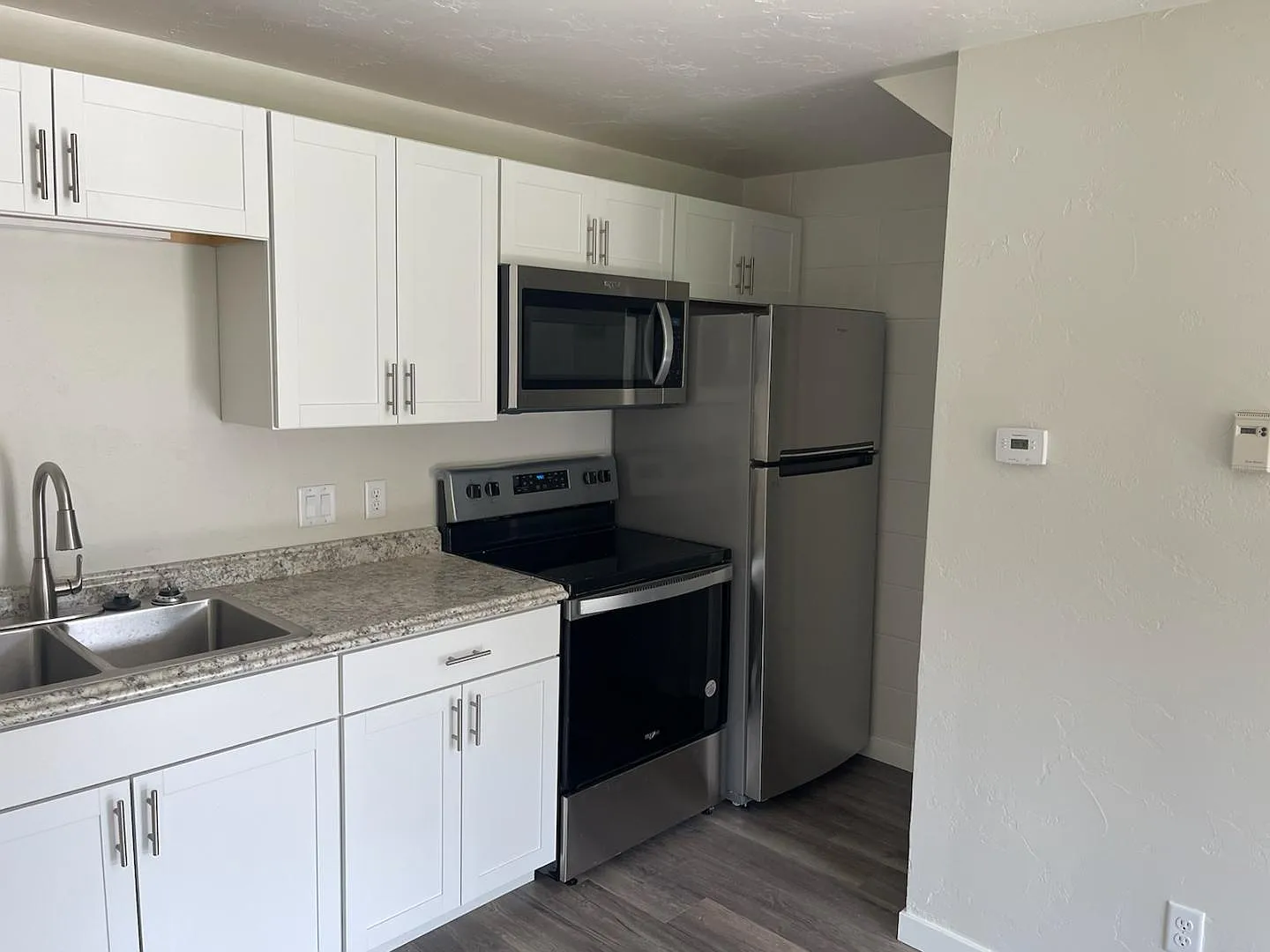 1360 Glenwood Ave — Photo 2