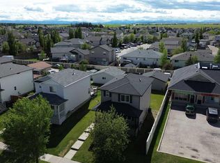917 E High Park Way NW, High River, AB T1V2C7