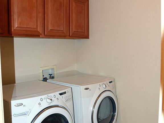 5th image of 229 Barnsworth Ct