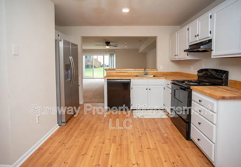 137 Brent Ct — Photo 8