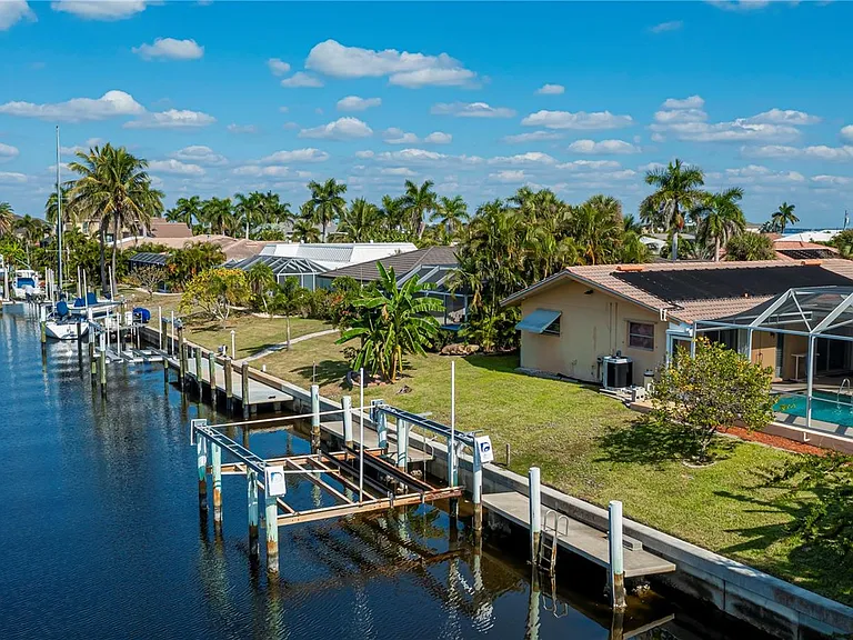 69 Sabal Dr — Photo 1