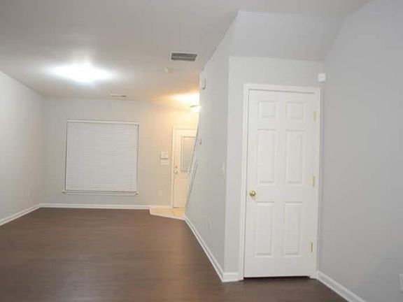 3rd image of 3304 Hidden Cove Cir