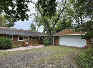 21395 Thorofare Rd, Grosse Ile, MI 48138