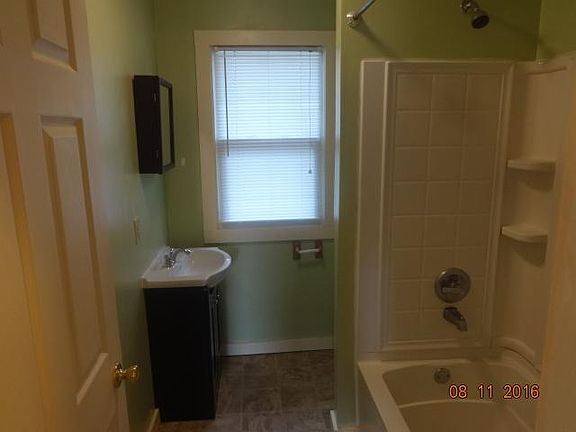 5th image of 179 E Hudson St